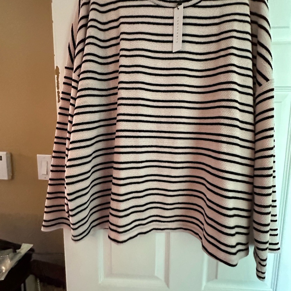 Lightweight sweater